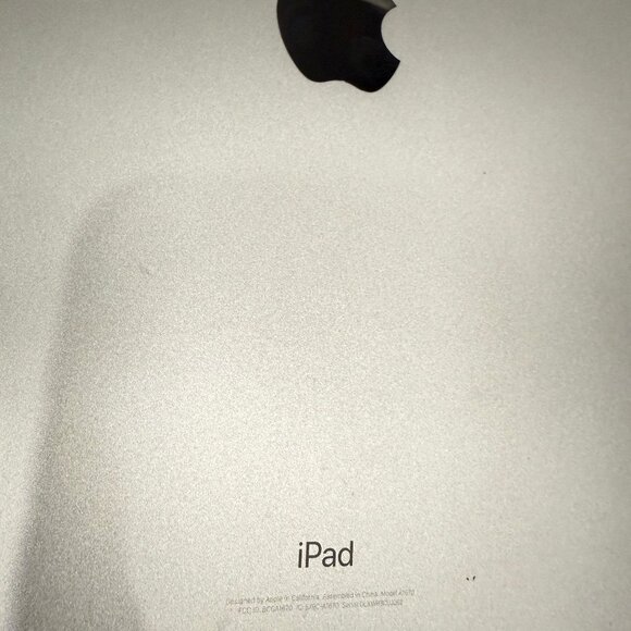 Apple iPad Pro 12.9-inch (2nd generation) A1670 64 GB, Wi-Fi, 12.9 in - Space... - Picture 6 of 7